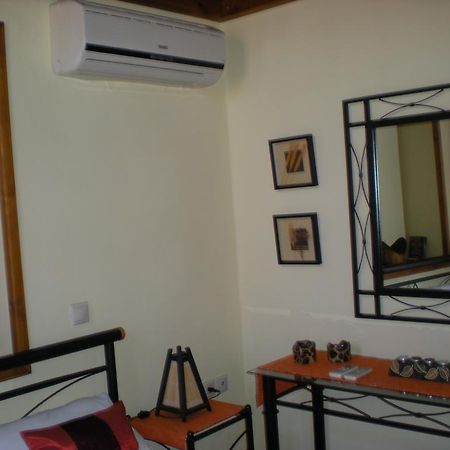 Mika'S House Villa Chalki Town Екстериор снимка
