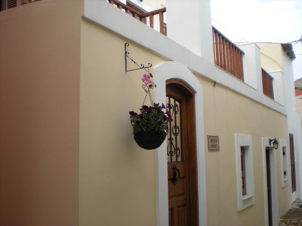 Mika'S House Villa Chalki Town Стая снимка