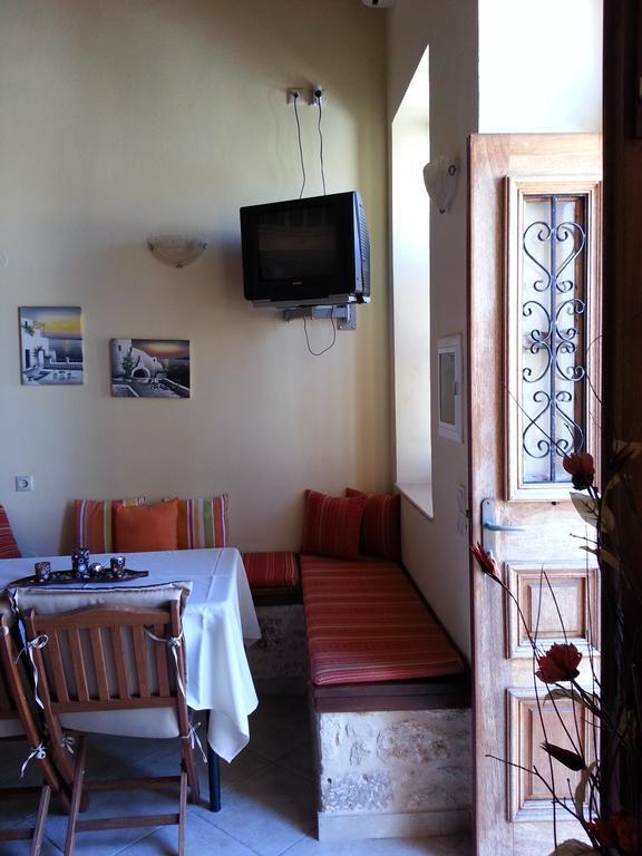 Mika'S House Villa Chalki Town Екстериор снимка