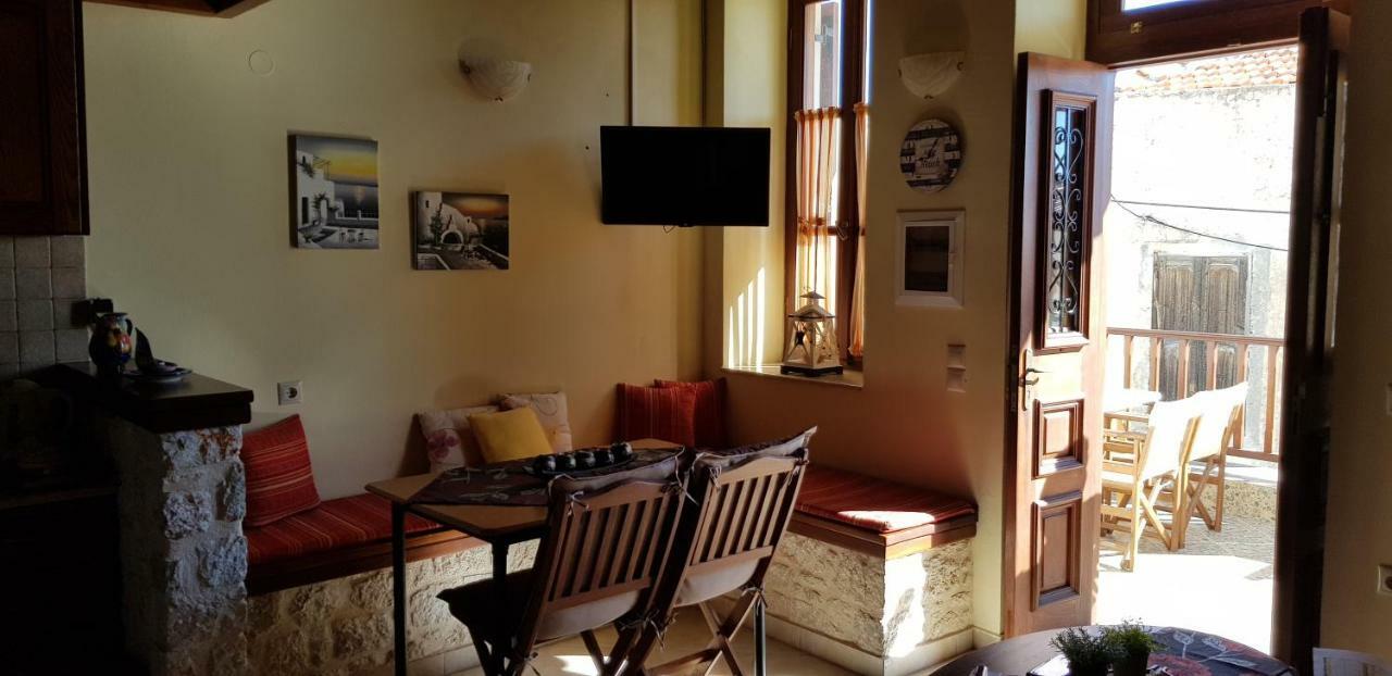 Mika'S House Villa Chalki Town Екстериор снимка